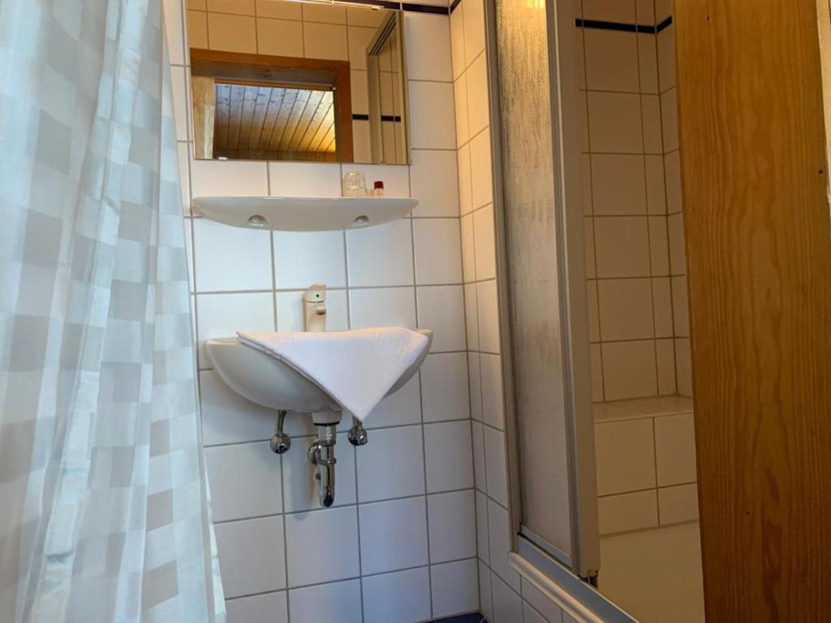 Hotel Garni Siedlerstube Nuertingen Esterno foto