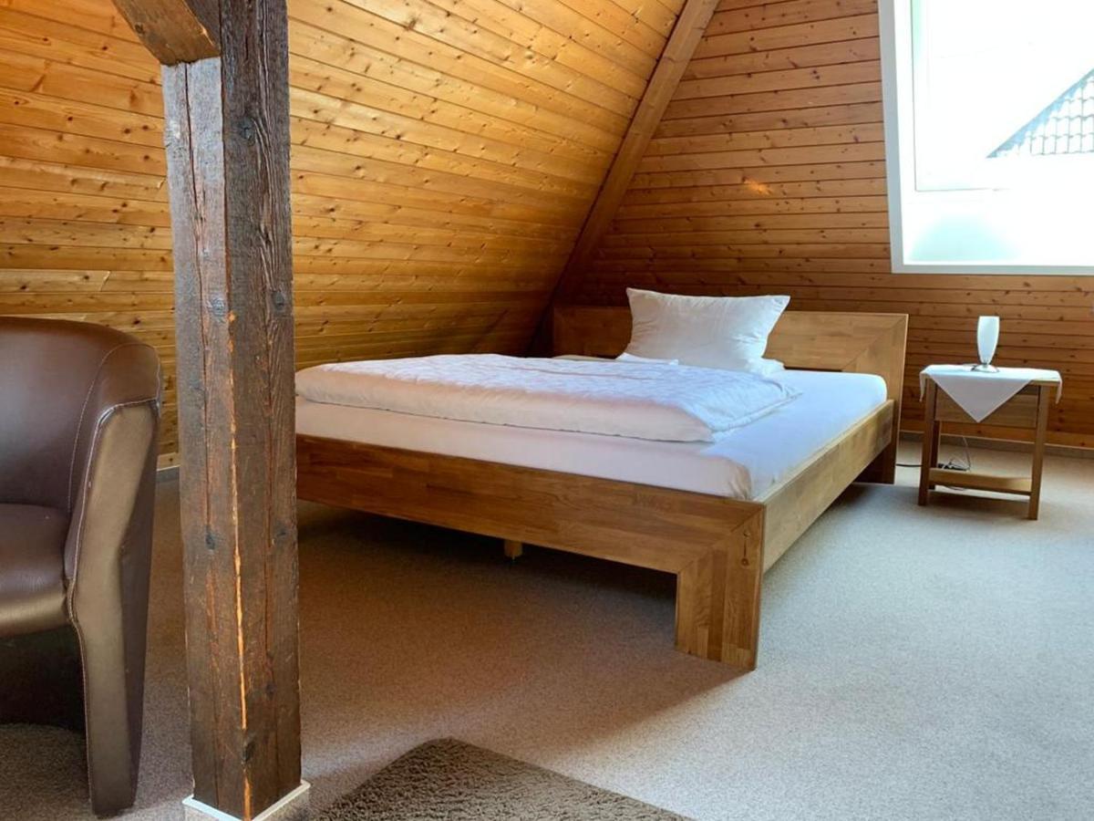 Hotel Garni Siedlerstube Nuertingen Esterno foto