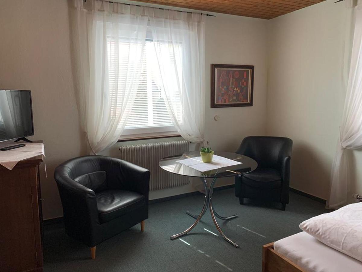 Hotel Garni Siedlerstube Nuertingen Esterno foto