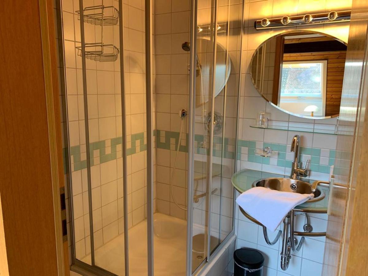 Hotel Garni Siedlerstube Nuertingen Esterno foto