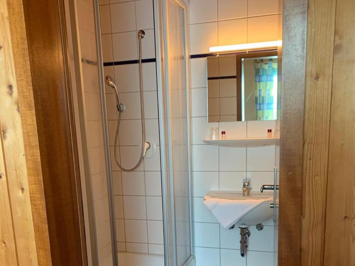 Hotel Garni Siedlerstube Nuertingen Esterno foto